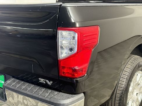 Used 2017 Nissan Titan SV image 33