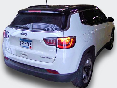 Used 2018 Jeep Compass Limited w/ Navigation Group image 12