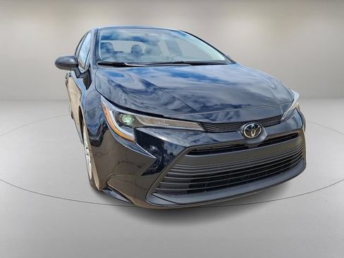 Used 2024 Toyota Corolla LE FWD image 2