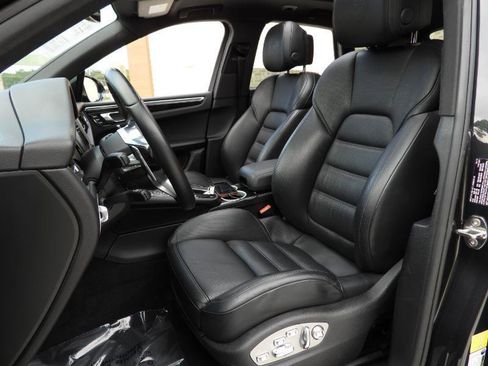 Used 2020 Porsche Macan S AWD/4WD image 54
