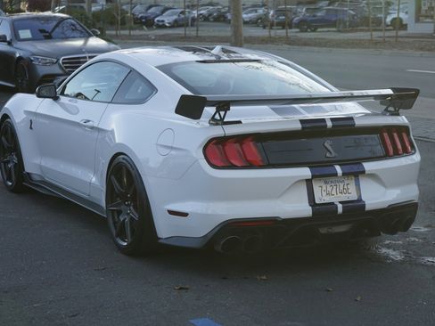Used 2020 Ford Mustang Shelby GT500 w/ Carbon Fiber Track Pack image 10