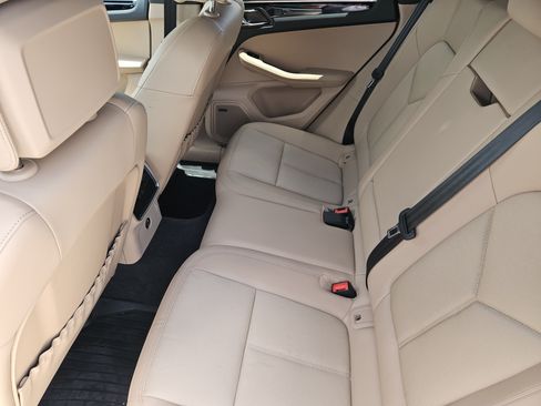 Certified 2026 Porsche Macan AWD/4WD image 29