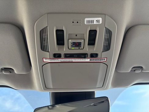 Certified 2021 Toyota Highlander XLE image 26