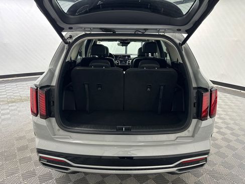 Used 2022 Kia Sorento EX w/ Panoramic Sunroof Package FWD image 16