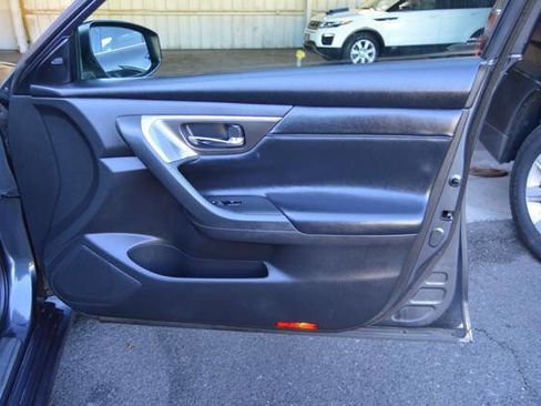 Used 2013 Nissan Altima 2.5 SL w/ Technology Pkg image 30