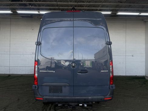 Used 2019 Mercedes-Benz Sprinter 144 image 4