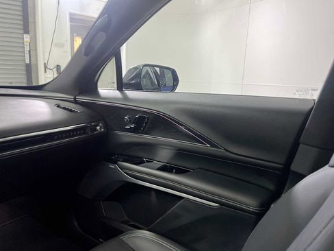 Used 2024 Cadillac Lyriq Sport AWD/4WD image 11