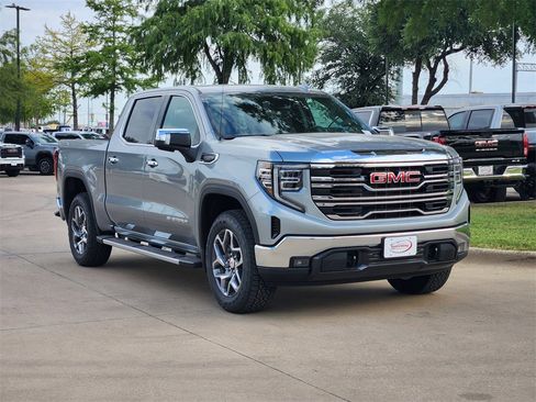 New 2026 GMC Sierra 1500 SLT image 2
