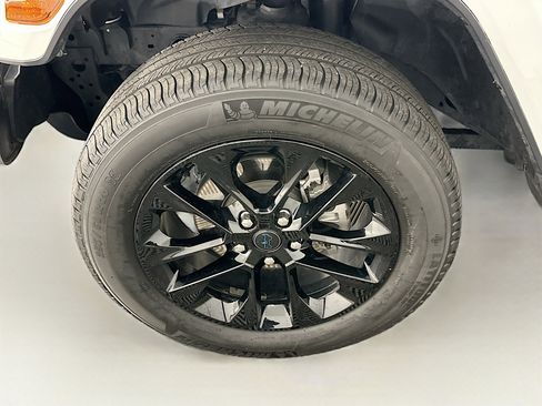 Used 2024 Jeep Wrangler Sahara w/ Technology Group image 11