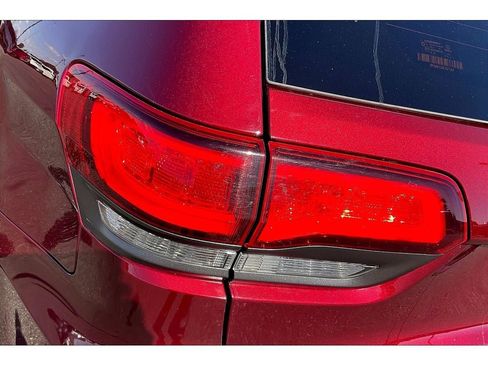 Used 2019 Jeep Grand Cherokee Limited X image 29