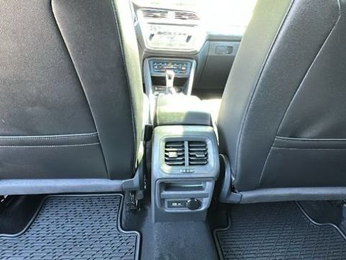 Used 2024 Volkswagen Tiguan SE R-Line AWD/4WD image 30