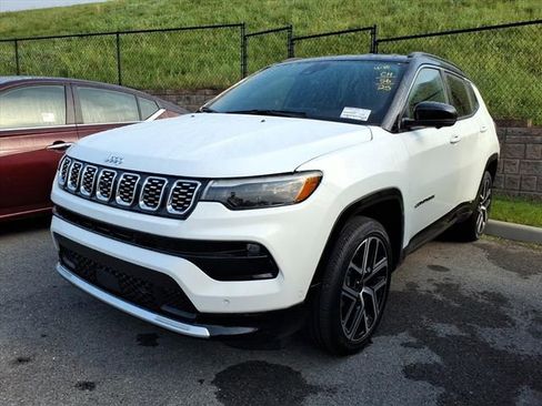 Used 2025 Jeep Compass Limited w/ Elite Group image 12