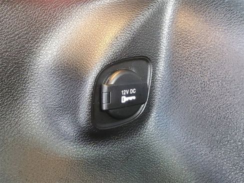 Used 2021 Jeep Cherokee Latitude Lux w/ Comfort/Convenience Group image 8