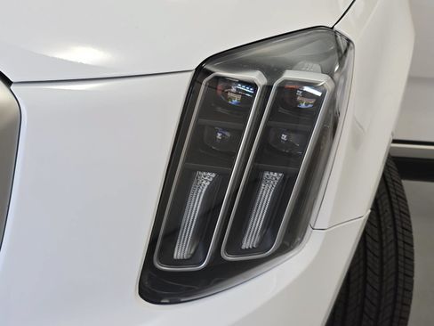 Used 2025 Kia Telluride SX Prestige AWD/4WD image 33