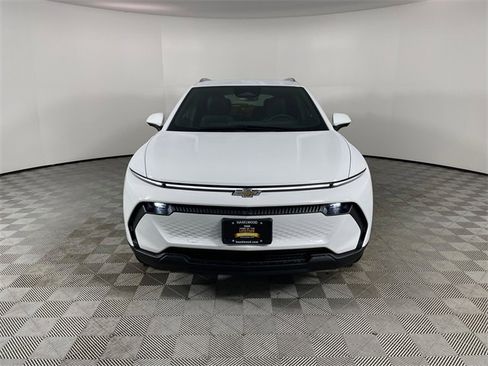 New 2026 Chevrolet Equinox EV LT image 22