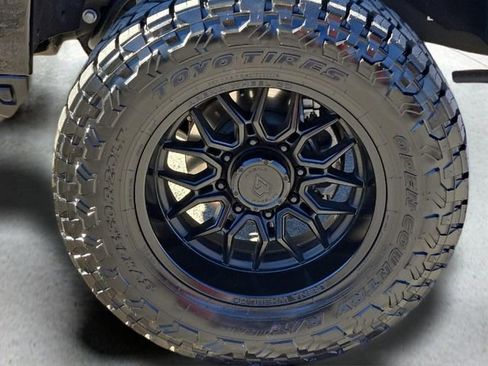 Used 2025 Chevrolet Silverado 2500 LT w/ Trail Boss Package image 8