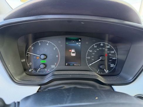 Used 2023 Toyota Corolla SE w/ SE Package image 18
