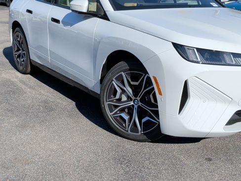 New 2026 BMW iX xDrive45 image 3