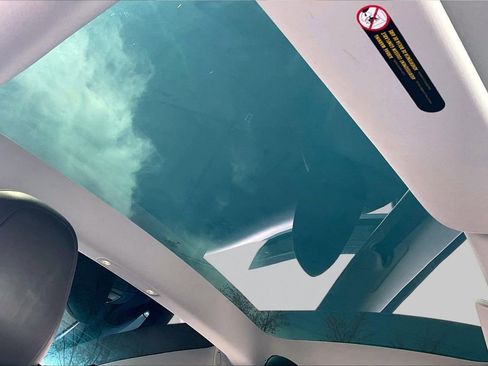 Used 2022 Tesla Model 3 Long Range image 17