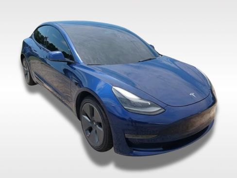 Used 2022 Tesla Model 3 RWD image 2