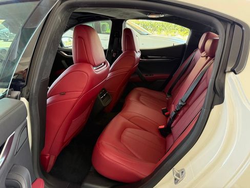 Certified 2022 Maserati Ghibli Modena RWD image 9