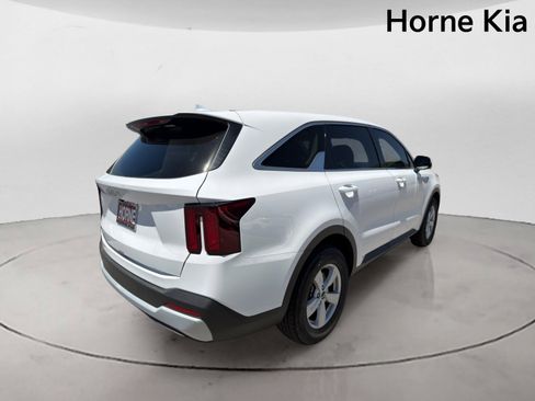 New 2026 Kia Sorento LX FWD image 4