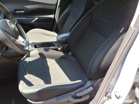 Used 2023 Nissan Kicks SV FWD image 11