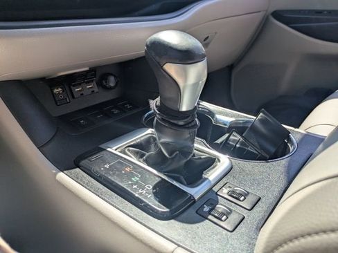 Used 2019 Toyota Highlander XLE AWD/4WD image 31