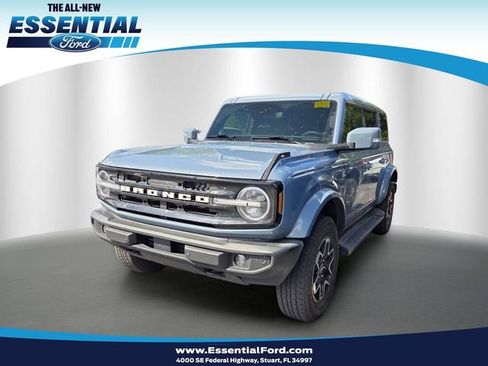 Used 2025 Ford Bronco Outer Banks AWD/4WD image 1