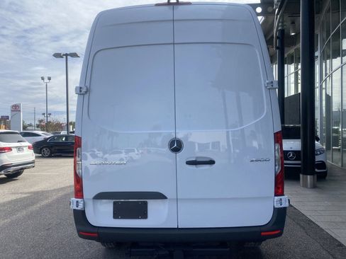 New 2025 Mercedes-Benz Sprinter 2500 image 3