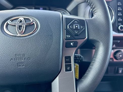 Used 2020 Toyota Tacoma SR5 RWD image 27