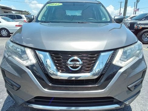 Used 2017 Nissan Rogue S image 3