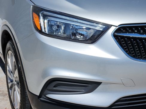 Used 2018 Buick Encore Preferred FWD image 9