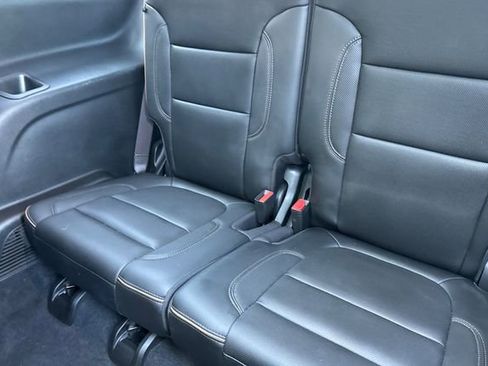 Used 2022 GMC Acadia AT4 w/ Technology Package image 18