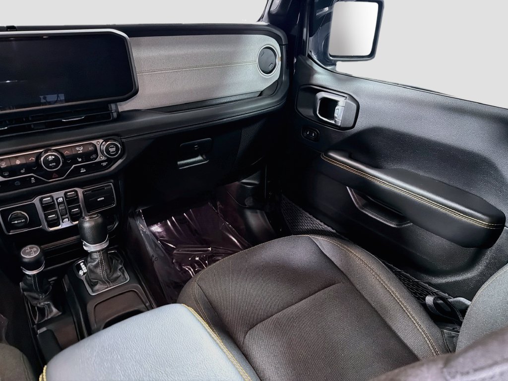 Used 2024 Jeep Wrangler Unlimited Sahara AWD/4WD image 23