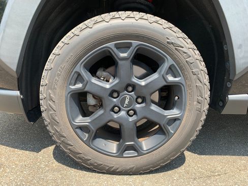 Used 2022 Toyota RAV4 TRD Off-Road w/ TRD Off-Road Weather Package AWD/4WD image 44