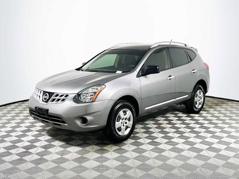 Used 2015 Nissan Rogue S w/ Convenience Package FWD image 3