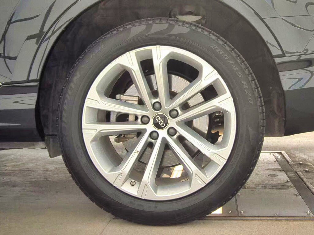 Used 2025 Audi Q7 3.0T Premium Plus AWD/4WD image 19