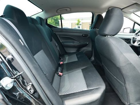 Used 2022 Nissan Versa S FWD image 24