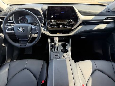 Used 2026 Toyota Highlander XLE AWD/4WD image 27
