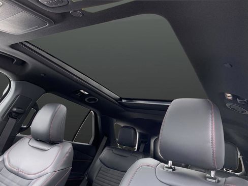 New 2026 Ford Explorer ST-Line w/ ST-Line Street Pack image 7