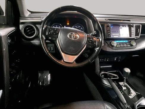 Used 2018 Toyota RAV4 Limited AWD/4WD image 6