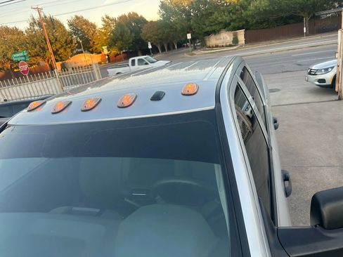 Used 2018 RAM 2500 Tradesman w/ Chrome Appearance Group image 15