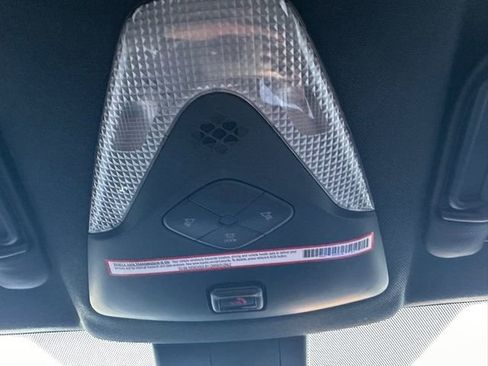 Used 2022 Toyota C-HR XLE image 33