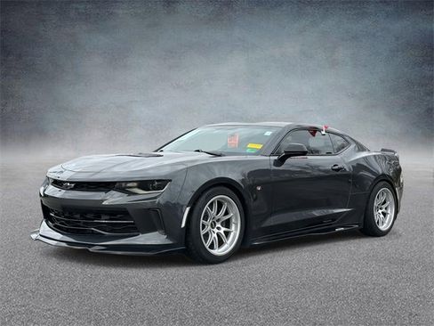 Used 2018 Chevrolet Camaro LT image 5