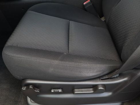 Used 2011 Chevrolet Avalanche LS image 17