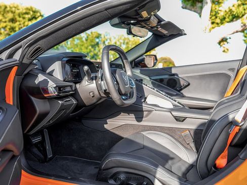 Used 2023 Chevrolet Corvette Stingray Preferred Conv w/ Z51 Performance Package RWD image 42