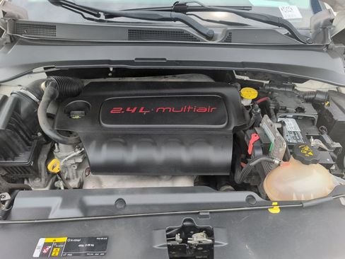 Used 2018 Jeep Compass Latitude AWD/4WD image 23