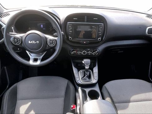 Used 2022 Kia Soul LX FWD image 15