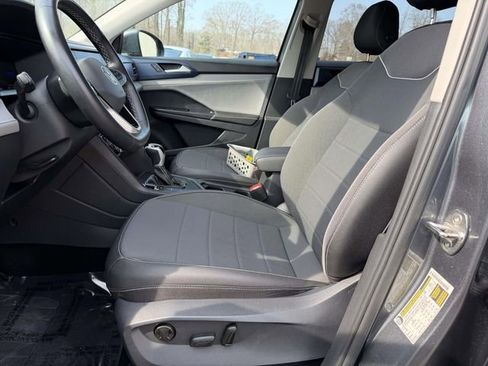 Used 2024 Volkswagen Taos SE image 13